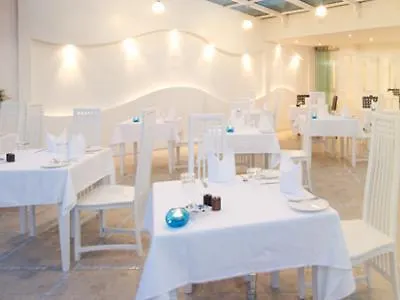 Rayaburi Beach Club Patong 3*,