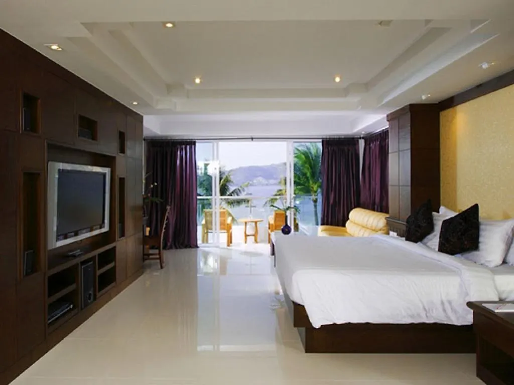 Rayaburi Beach Club Patong