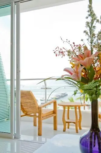 Rayaburi Beach Club Patong 3*,