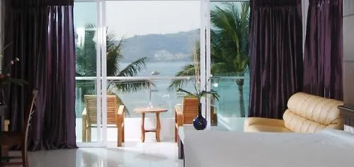 Rayaburi Beach Club Patong